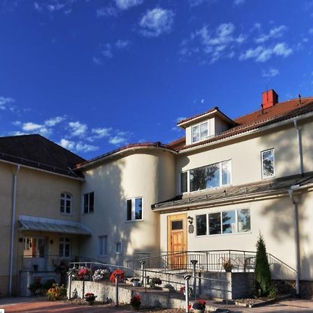 Bed and Breakfast Birgittagarden - Gaesthem - Birgittasystrarna Фалун Экстерьер фото