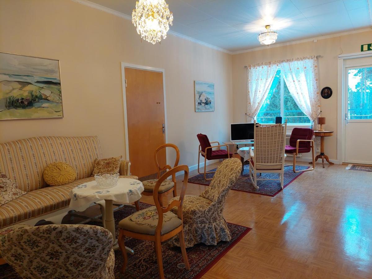 Bed and Breakfast Birgittagarden - Gaesthem - Birgittasystrarna Фалун Экстерьер фото