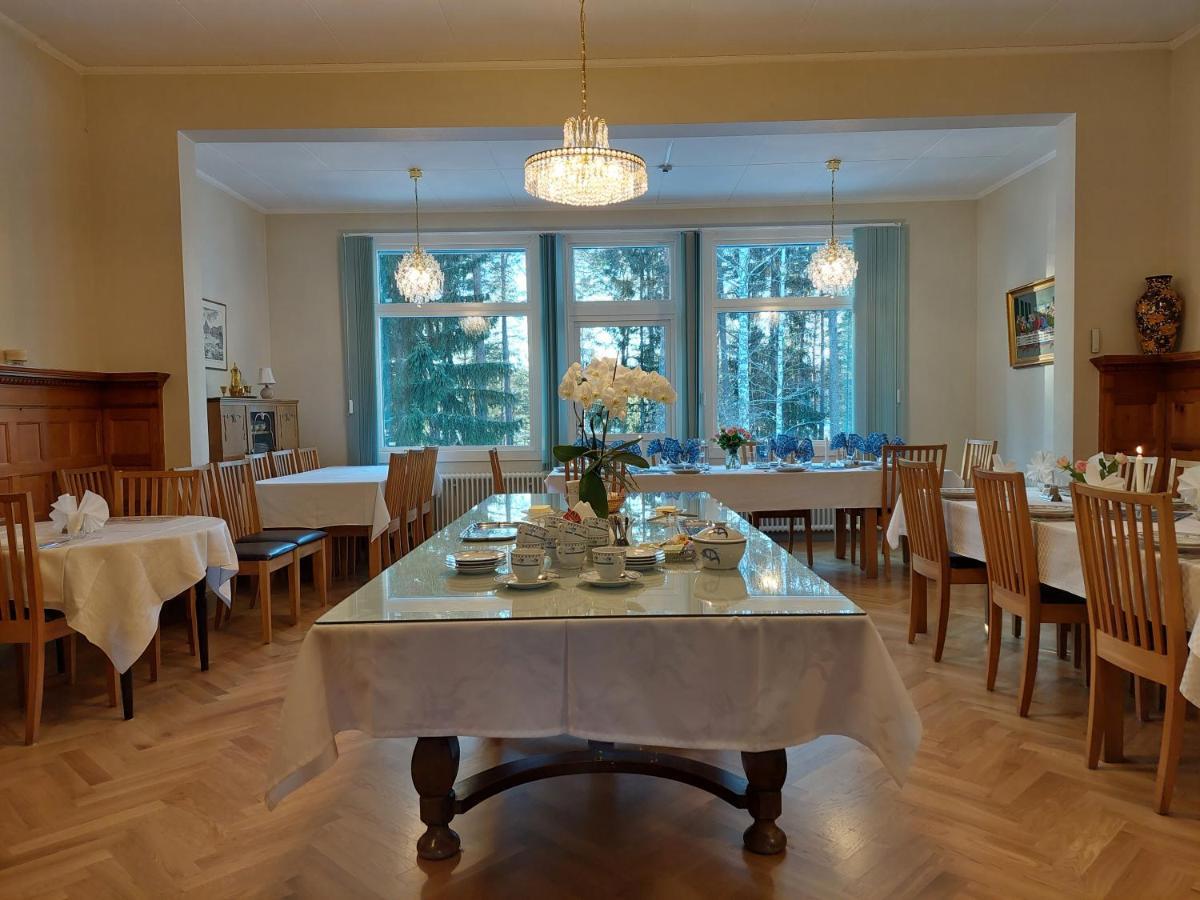 Bed and Breakfast Birgittagarden - Gaesthem - Birgittasystrarna Фалун Экстерьер фото