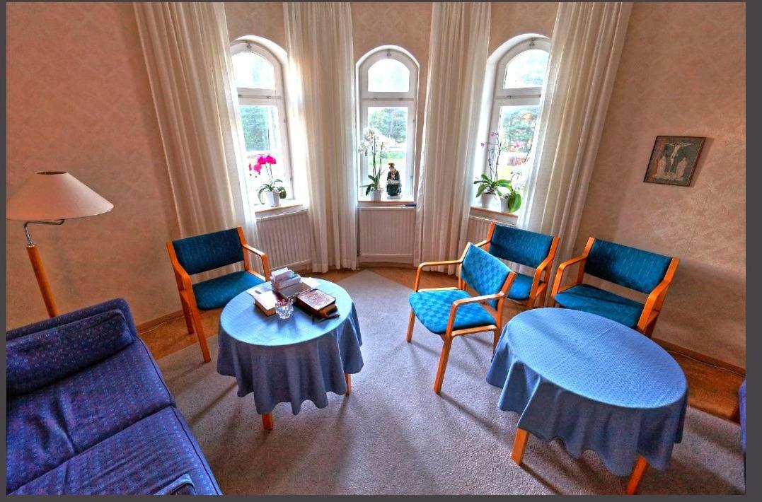 Bed and Breakfast Birgittagarden - Gaesthem - Birgittasystrarna Фалун Экстерьер фото