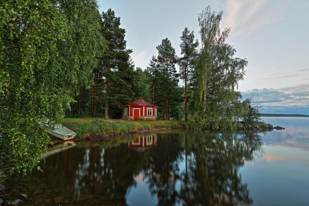 Bed and Breakfast Birgittagarden - Gaesthem - Birgittasystrarna Фалун Экстерьер фото