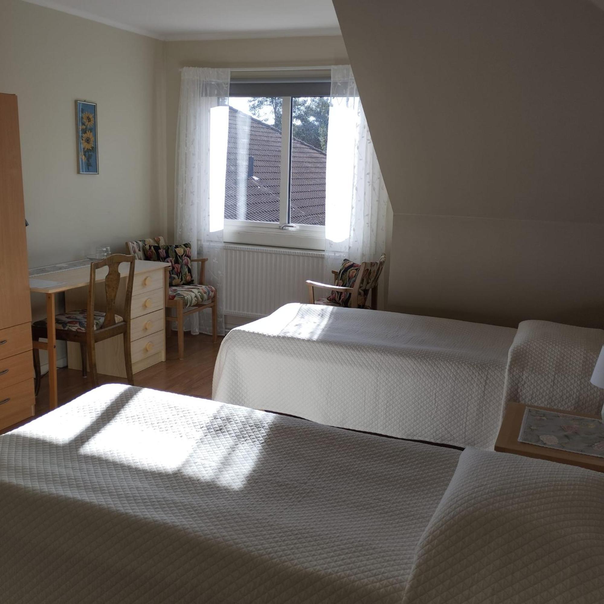 Bed and Breakfast Birgittagarden - Gaesthem - Birgittasystrarna Фалун Экстерьер фото